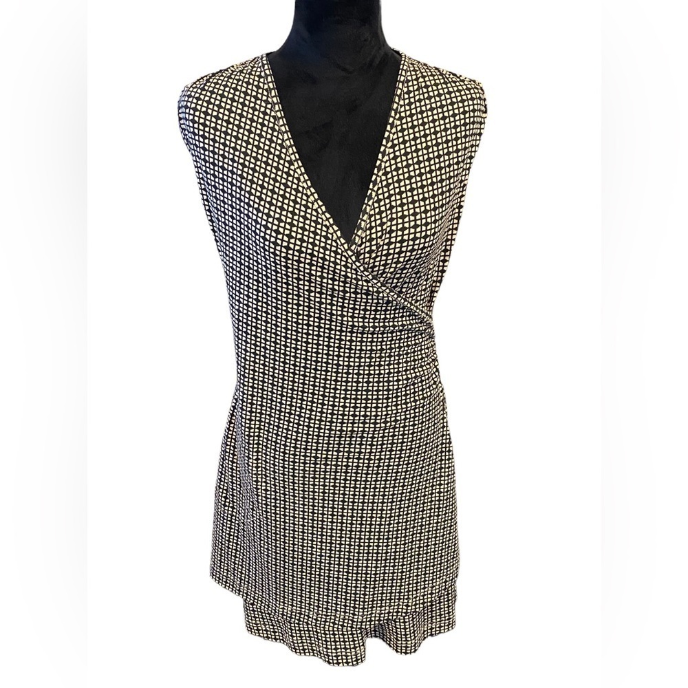 Effie's Heart V-Neck Plaid Patterened Faux Wrap Dress Size M